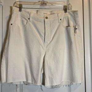 Old Navy Button Fly White Denim Shorts Size 18 NWT